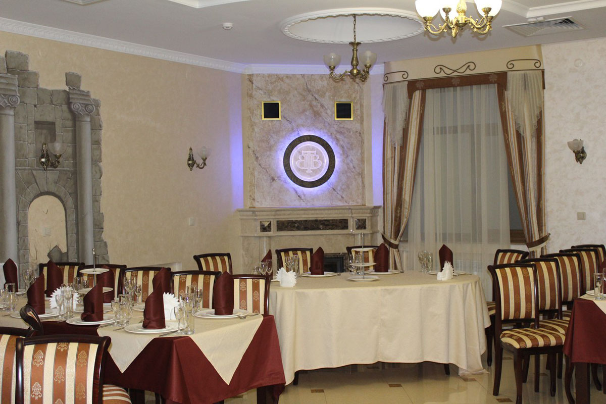 Основной зал — Empire