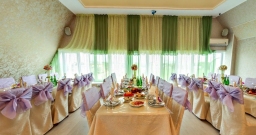 Зал на 100 человек