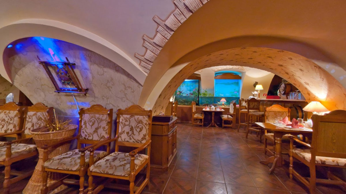 Основной зал