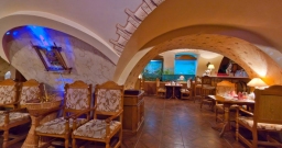 Основной зал