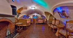 Основной зал — интерьер зала