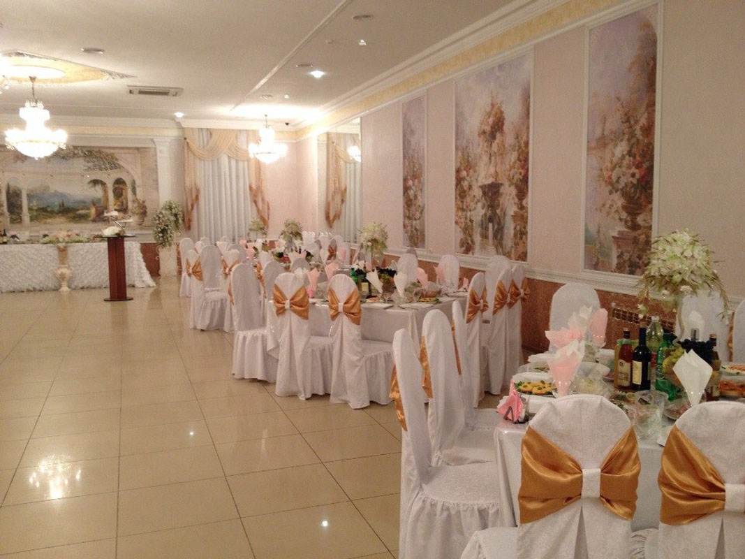 Основной зал — Золотой цветок