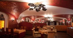 Основной зал