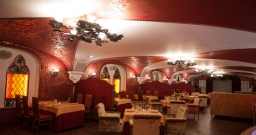 Основной зал — интерьер зала