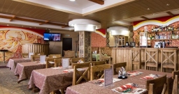 Основной зал — интерьер зала