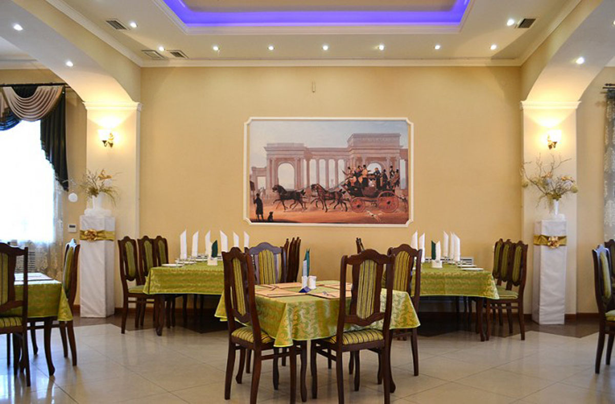 Основной зал — Ресторан Фаворит
