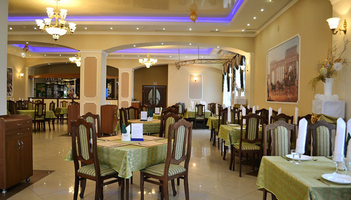 Основной зал — Ресторан Фаворит