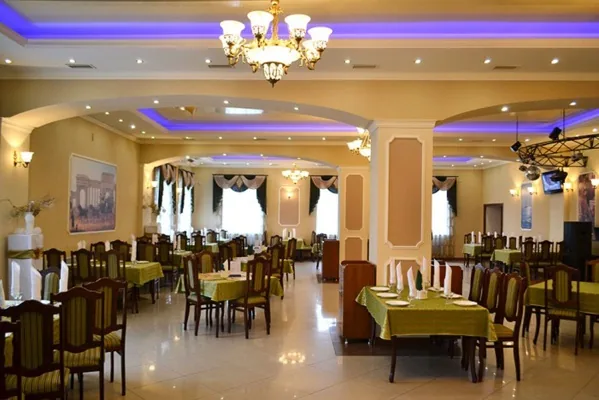 Основной зал