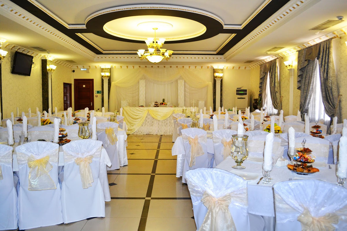 Зал на 100 человек — Frant Hotel