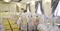 Зал на 100 человек