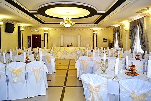 Зал на 100 человек — Frant Hotel