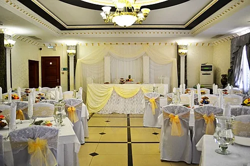 Зал на 100 человек — Frant Hotel, Волгоград