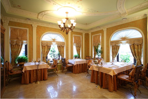 Логотип Пьяцца Фонтана