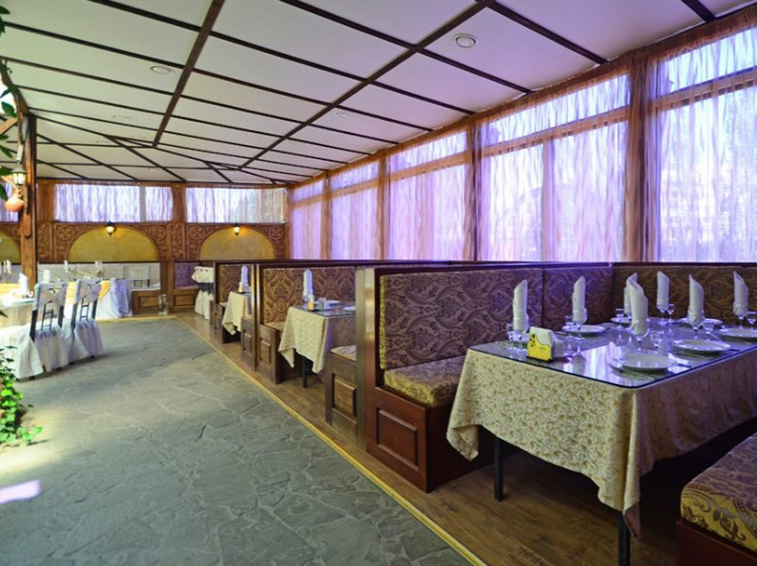 Зал на 50 человек — Дворик