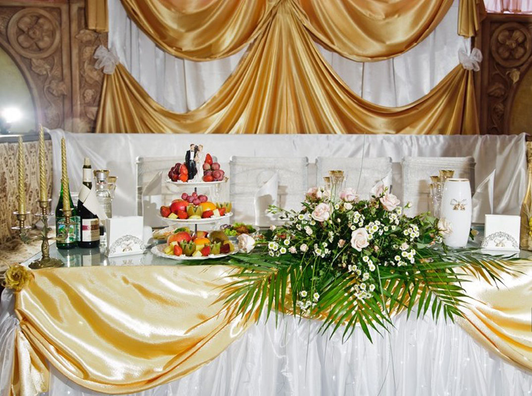 Зал на 140 человек — Дворик