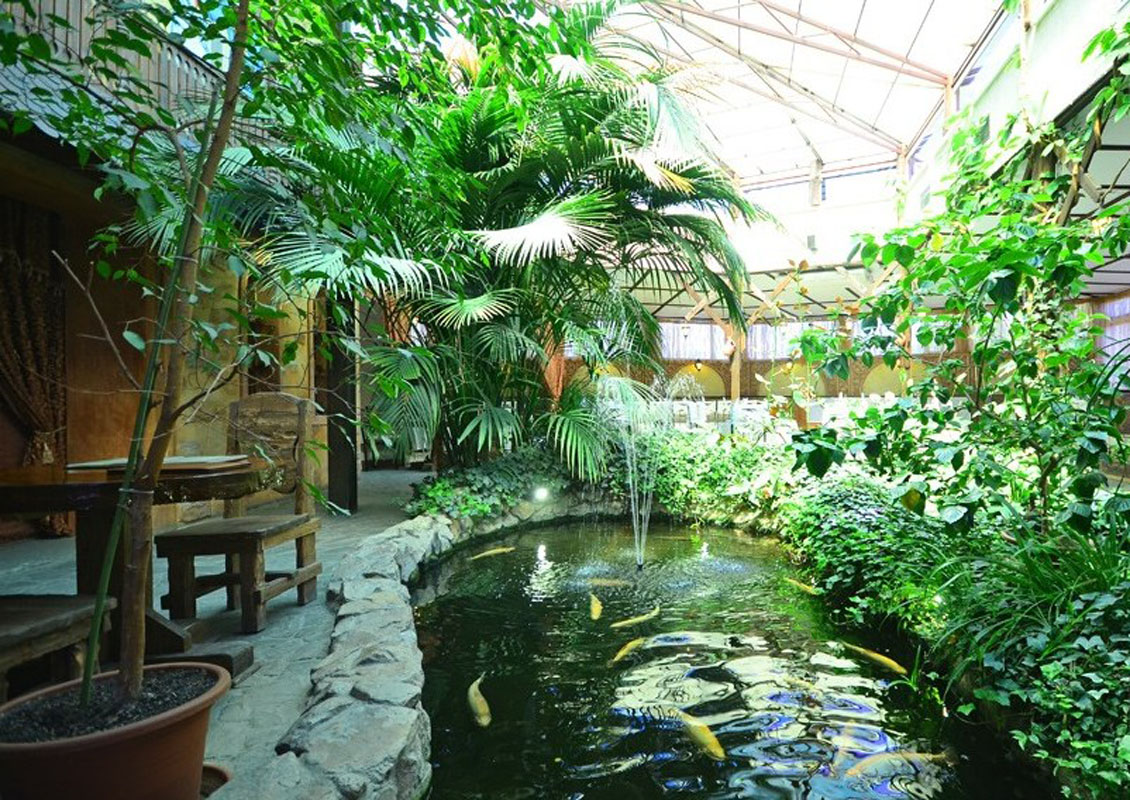 Зал на 140 человек — Дворик