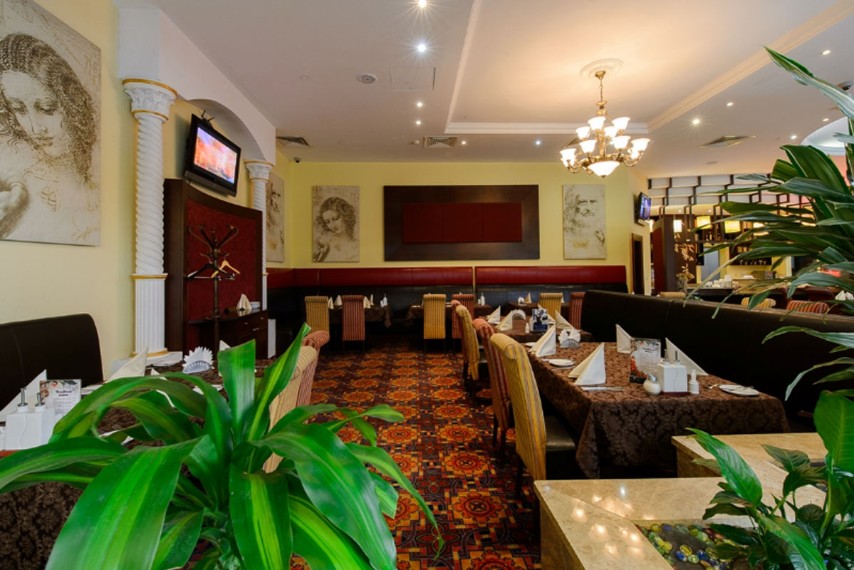 Основной зал