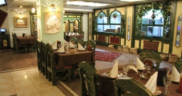 Ресторан первый этаж — интерьер зала