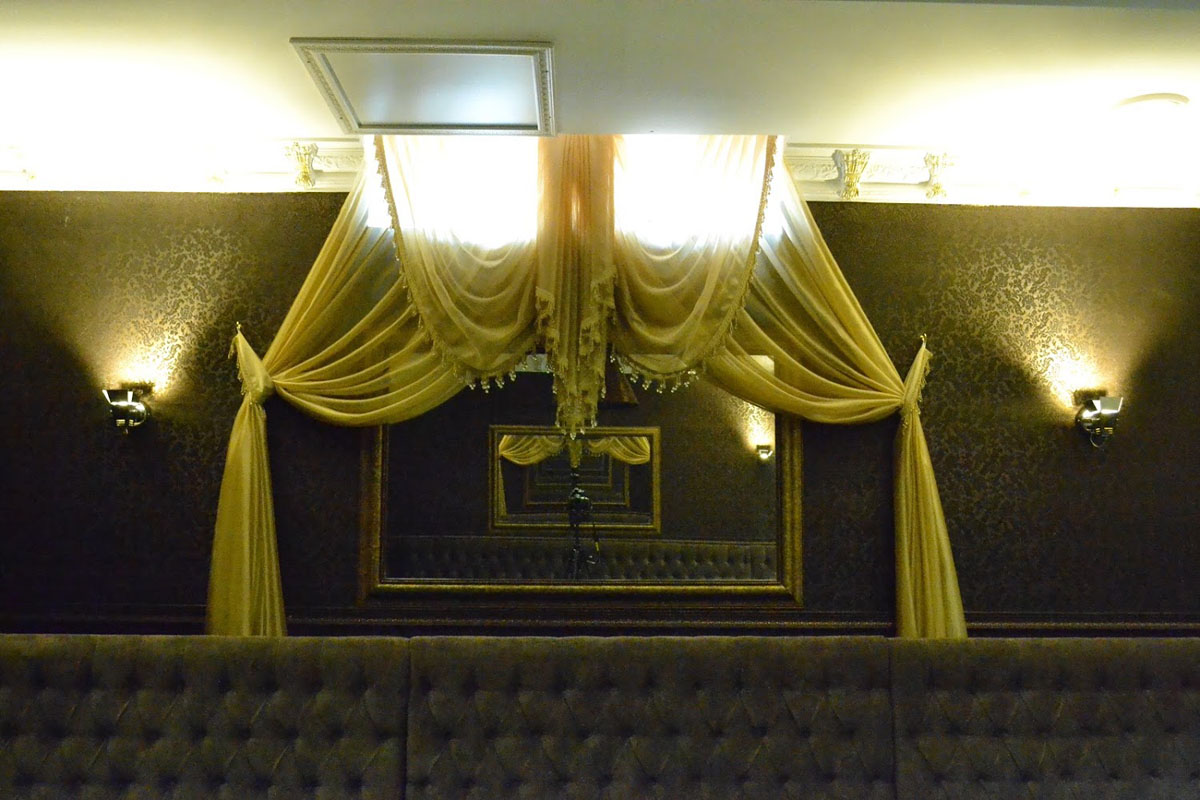 Ресторан Gold — Зал на 50 человек, фото банкетного зала