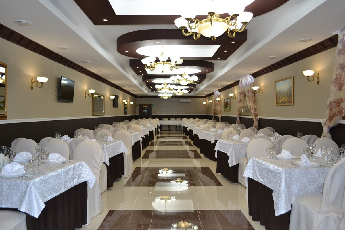 Зал на 80 человек — Ресторан Gold