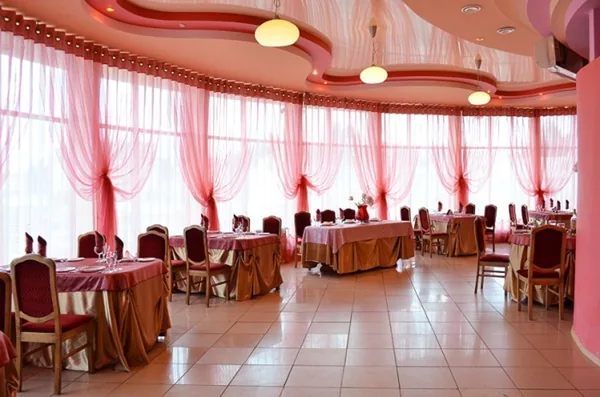 Основной зал