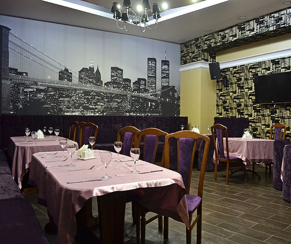 Основной зал — Кафе Монро