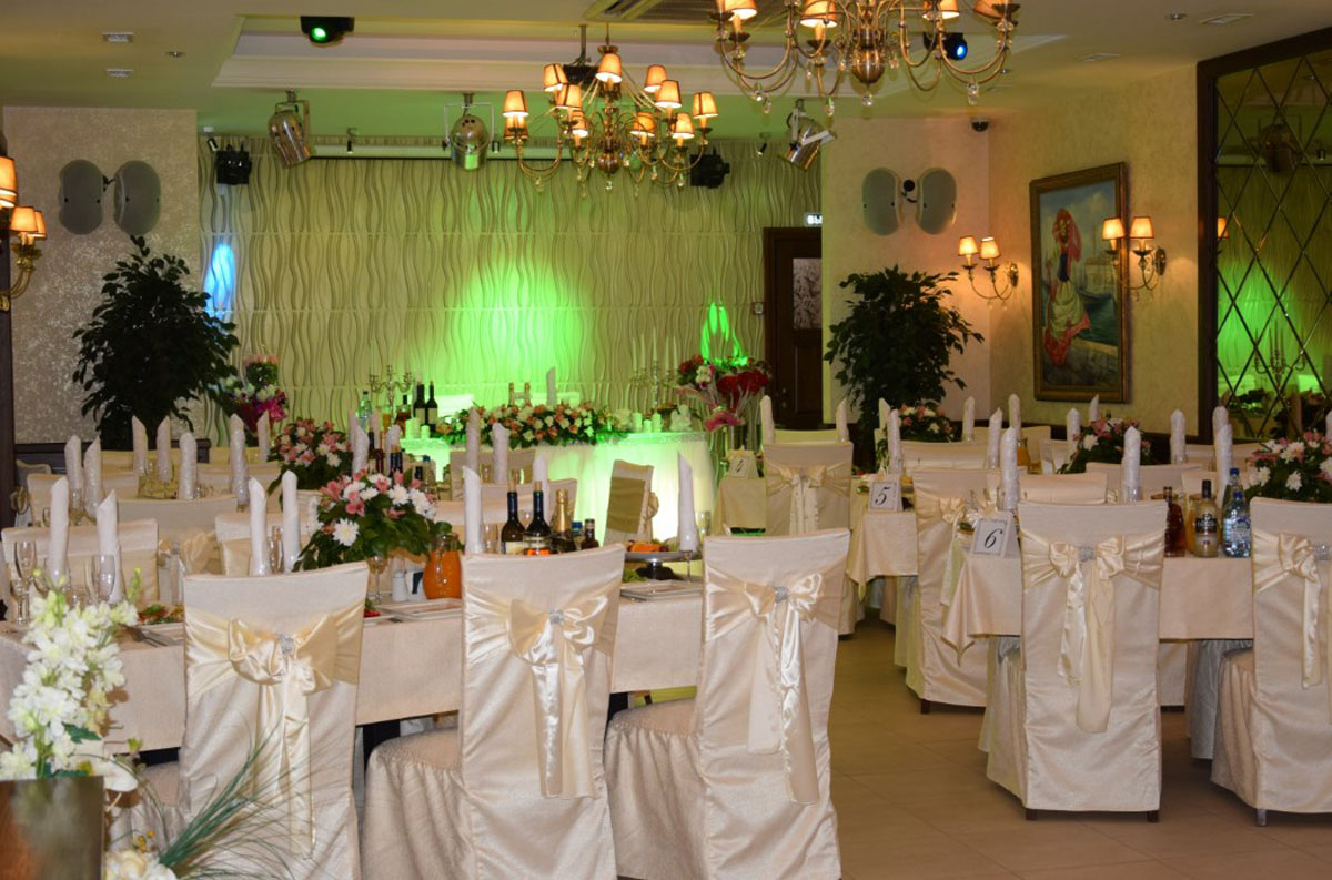 Основной зал