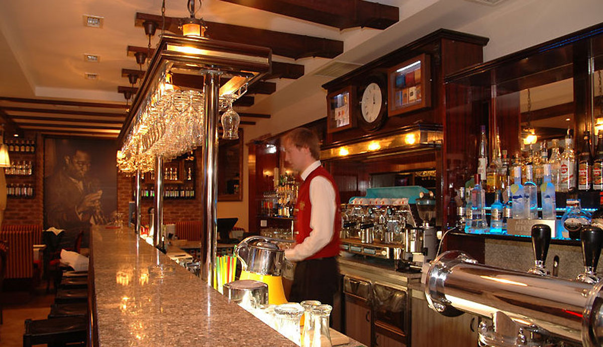 Restoran Newspub — Основной зал, фото банкетного зала