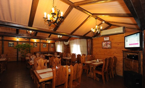 Логотип Вдали от жен