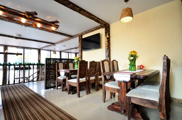 Основной зал