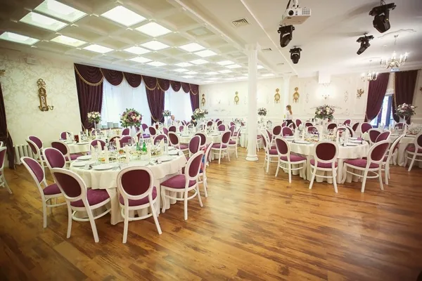 Основной зал