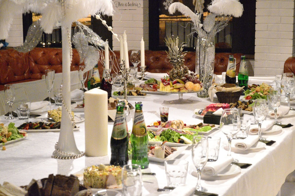 Основной зал — Saperavi cafe