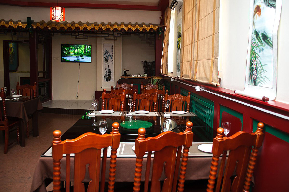 Основной зал — Золотой Дракон