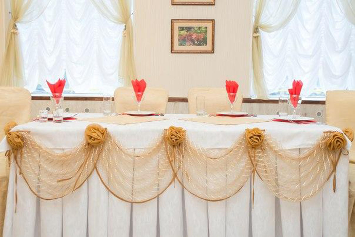 Зал на 60 человек — Абажур