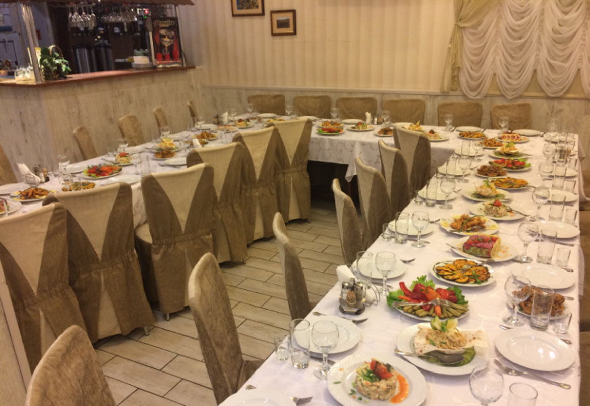 Зал на 60 человек — Абажур