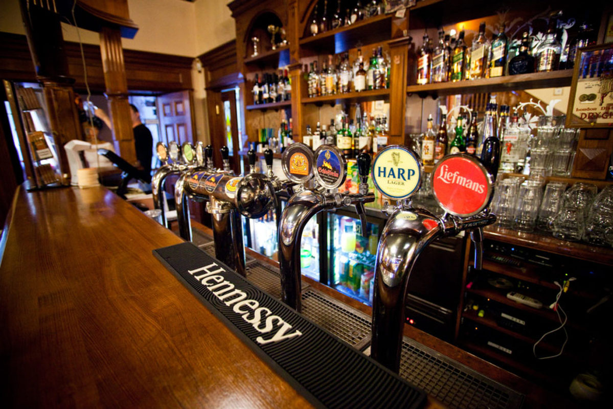 Британника на улице Горького — Бар, фото банкетного зала