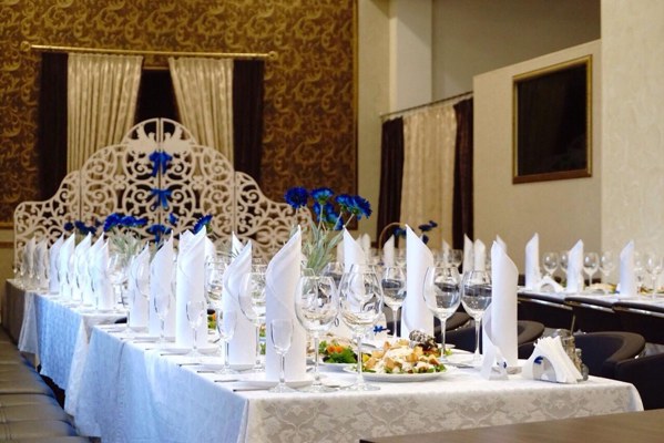 Чацкий — банкетный зал