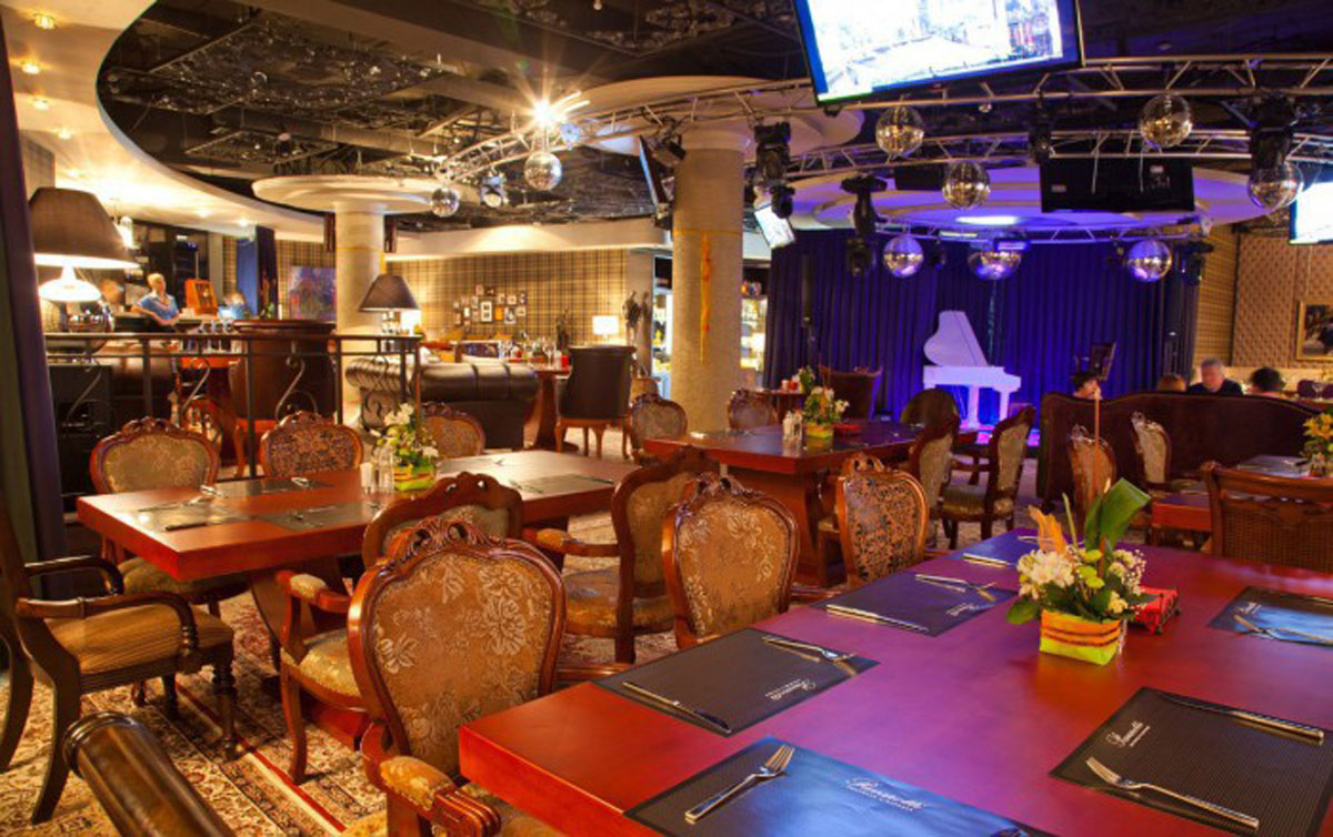 Основной зал — Ресторан-караоке Паваротти