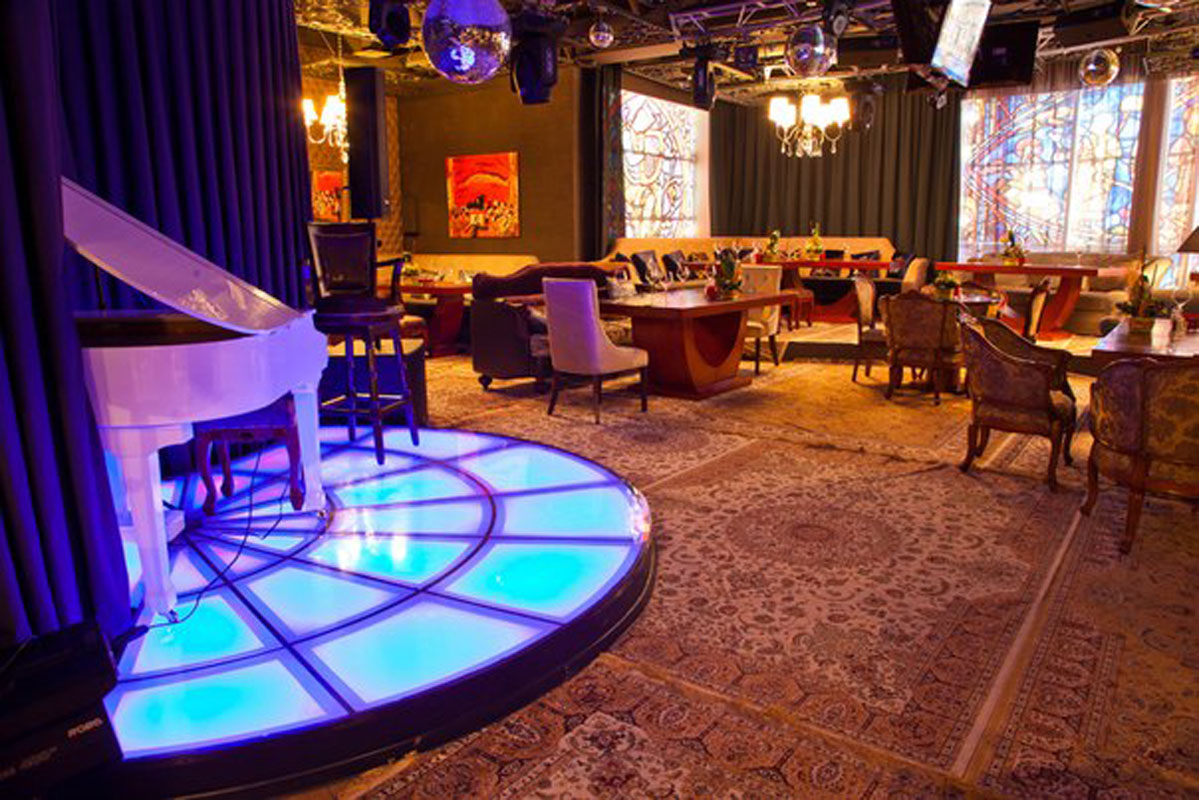 Основной зал — Ресторан-караоке Паваротти