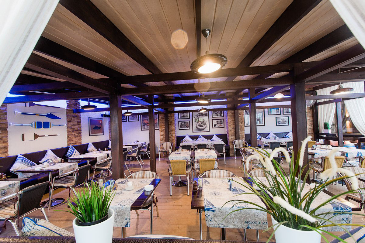 Зал на 80 человек — Черное море