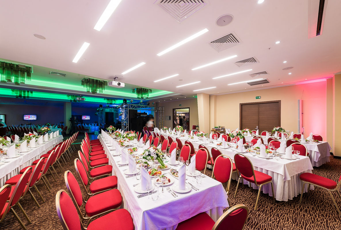 Зал на 200 человек — Garden Grille & Bar