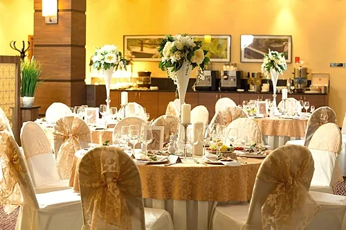 Зал на 220 человек — Garden Grille & Bar