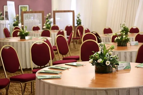 Зал на 220 человек — Garden Grille & Bar