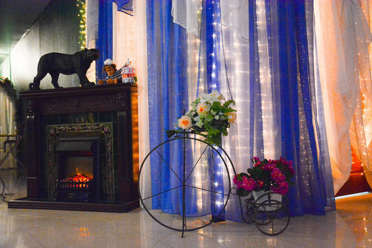 Кафе-бар Делика — Зал на 100 человек, фото банкетного зала