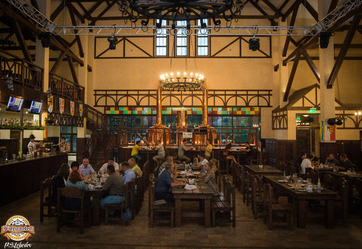 Основной зал — Biergarten