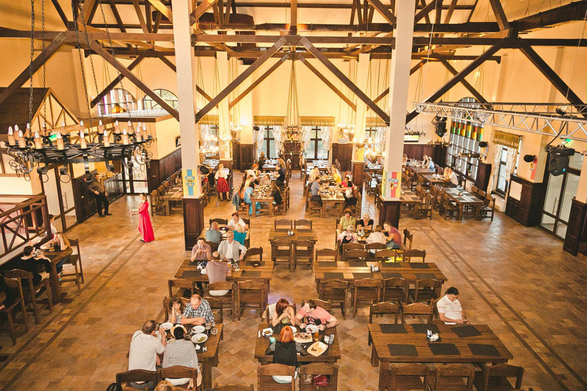 Основной зал — Biergarten