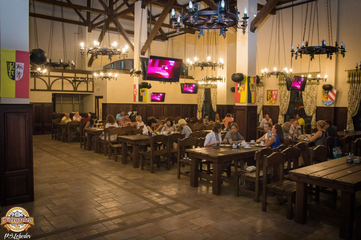 Основной зал — Biergarten