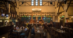 Основной зал — интерьер зала