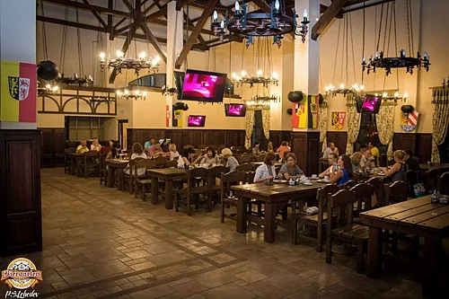 Основной зал — Biergarten