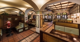 Основной зал